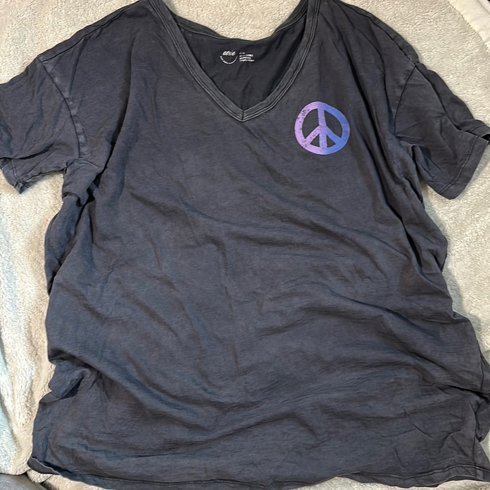 Aerie tee size M